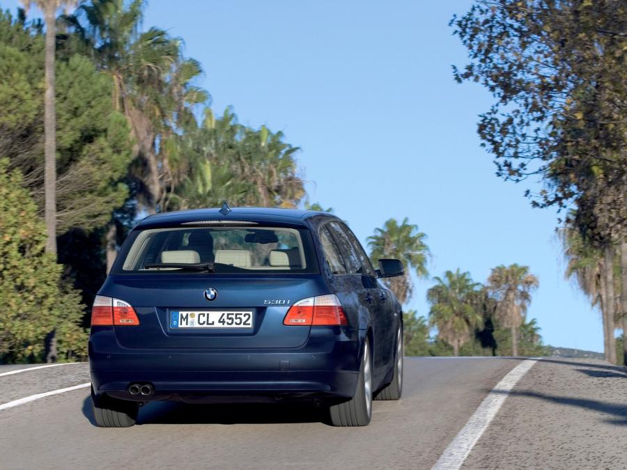  BMW 530i Touring 2007 года  (фото 8 из 46)